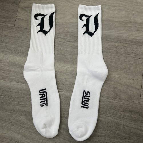 Vans crew socks - “v”,